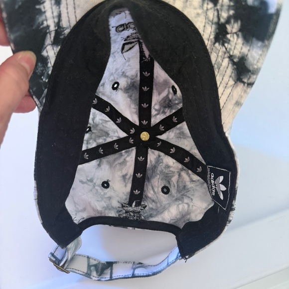 Adidas Originals Relaxed Tie-Dye Black and White Strapback Hat - Picture 6 of 8